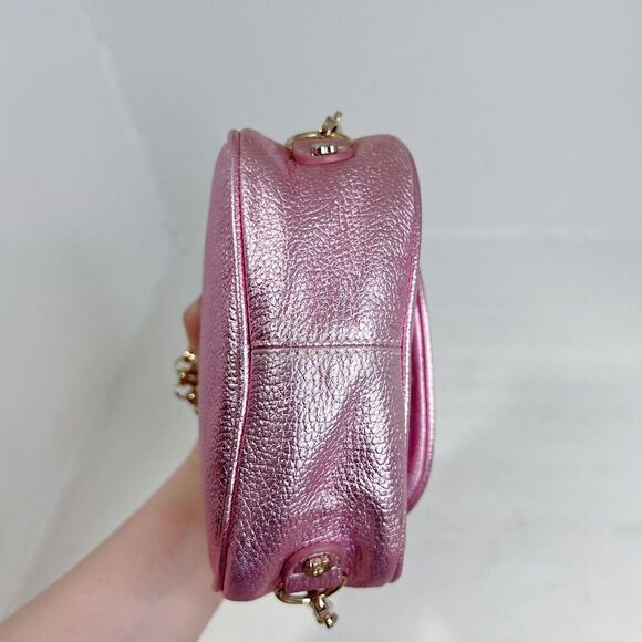 NWOT Eric Javits Pink Metallic Pebbled Leather Crossbody Bag Gold Chain Purse - Picture 6 of 11
